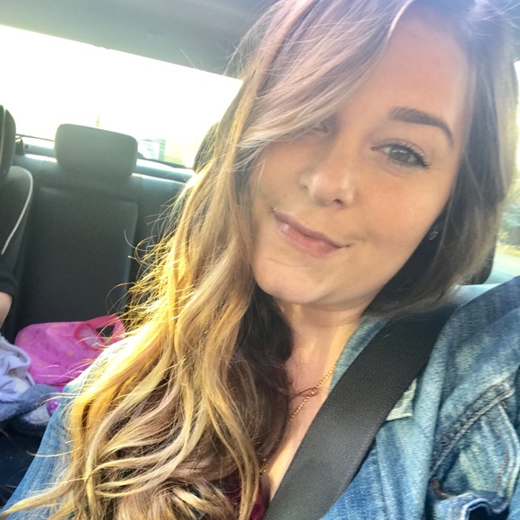 Meet your Posher, Emily - Picture 1 of 1